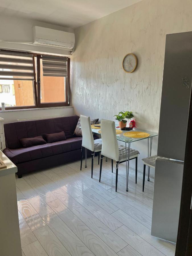 Apartament Corni Apartment Râmnicu Vâlcea Exterior foto